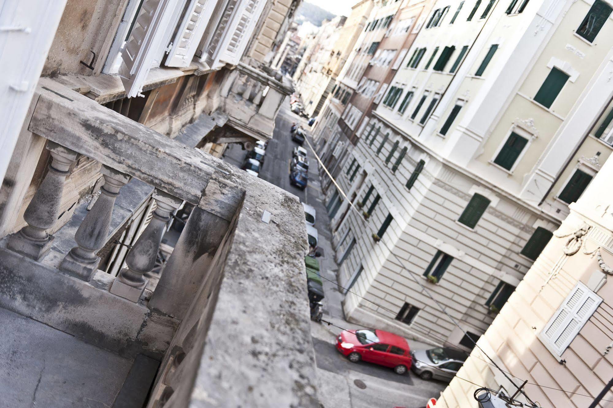 Domus Liberta - Boutique Rooms Trieste Eksteriør billede