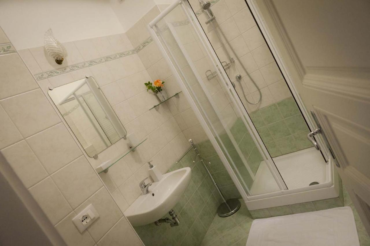 Domus Liberta - Boutique Rooms Trieste Eksteriør billede